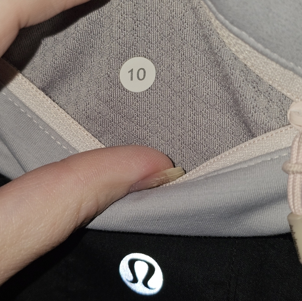 Lululemon Skort Size 10 - Picture 4 of 4